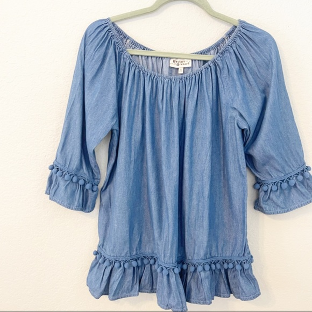 Hester & Orchard Pom Pom Chambray Top‎ Western